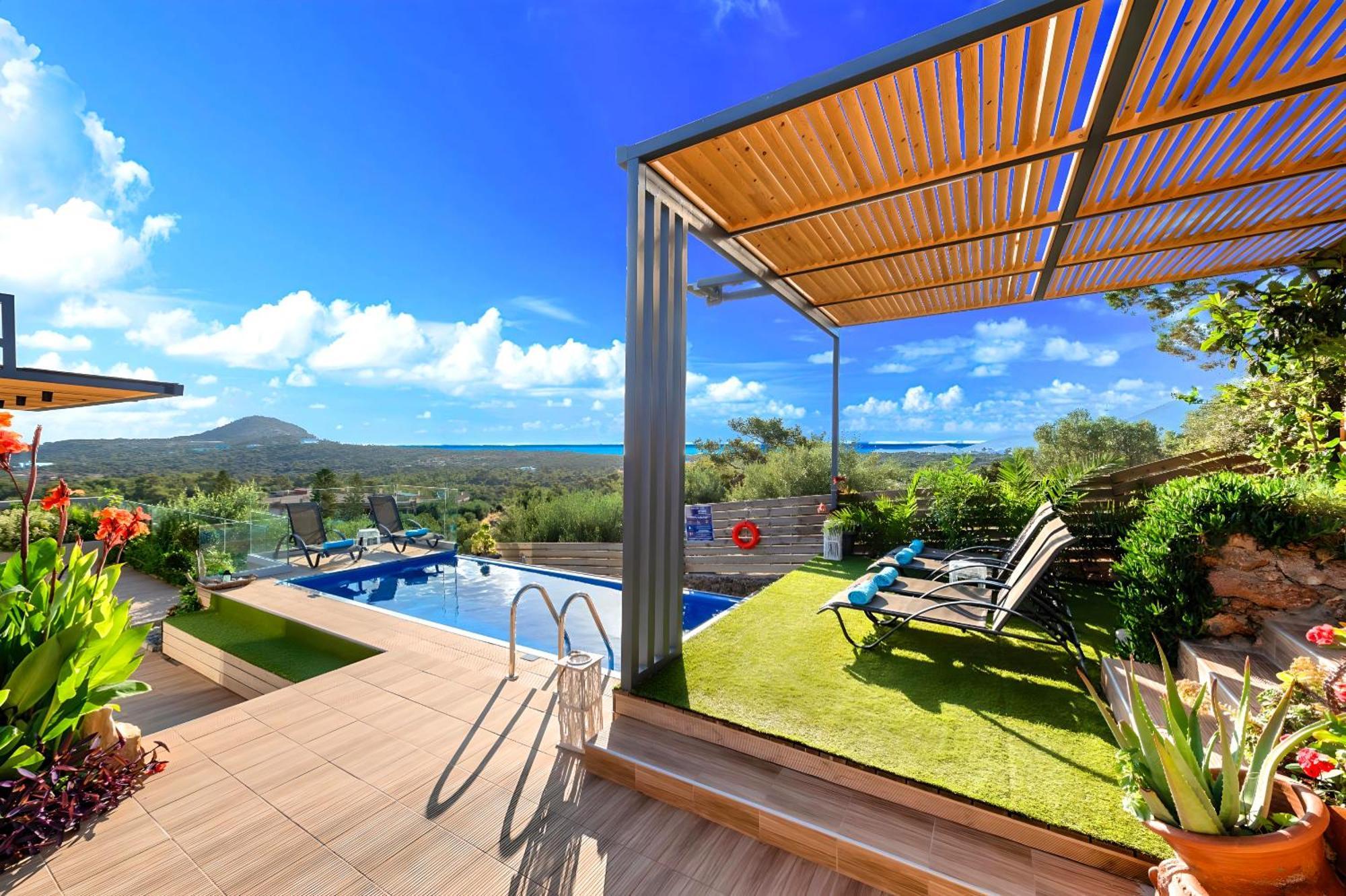 Canes Heated Pool Villa Vathí
